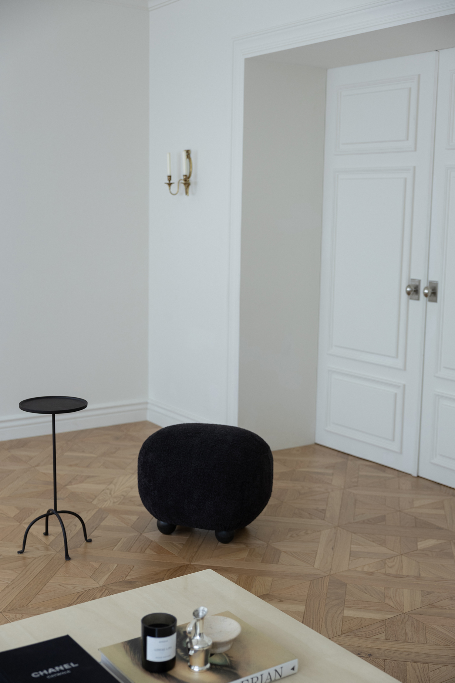 Pebbl stool - Black